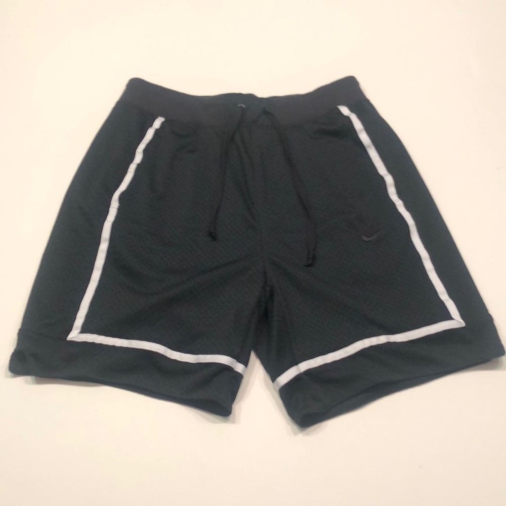 Men’s Black Nike Basketball Shorts M